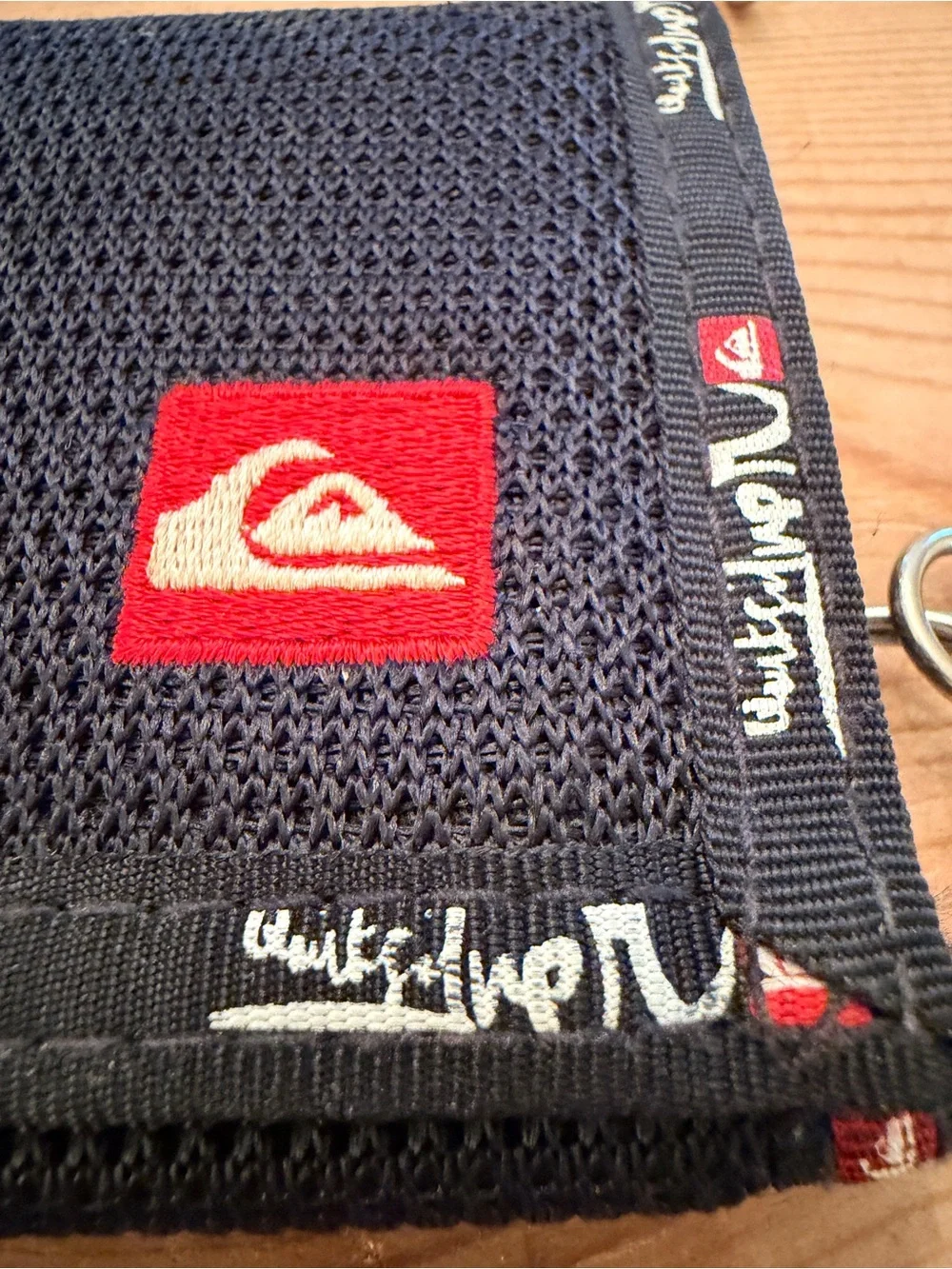 Quiksilver black red nylon chain trifold wallet perfect Y2K-style surf skate